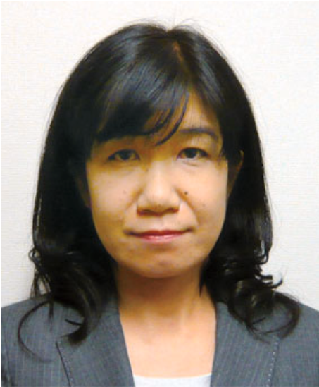 足立朋子